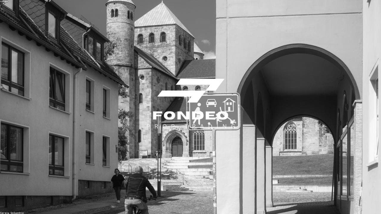 Trading for a Living vs Prop Trading: A Funded Trader Income Plan